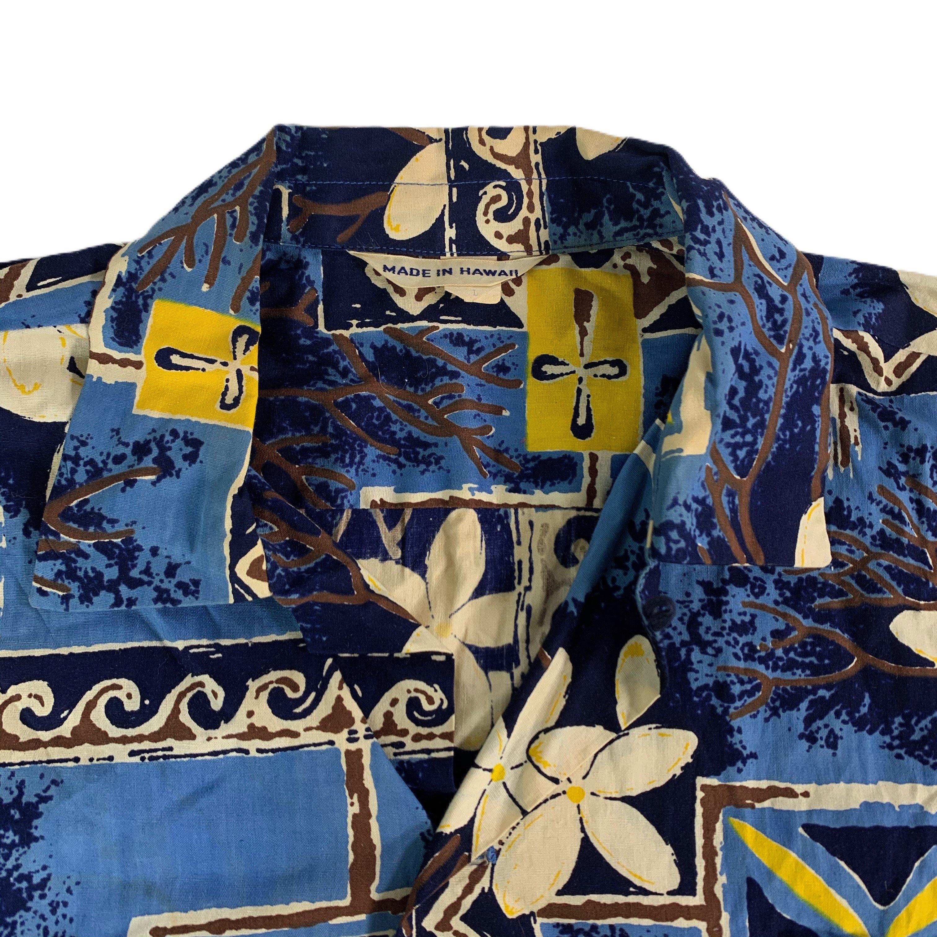 Vintage Made In Hawaii "Loop" Collar Shirt - Image 3